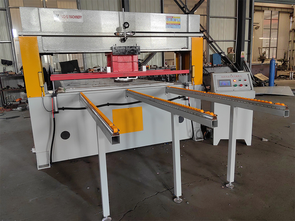 移動(dòng)頭整板送料裁斷機(jī)