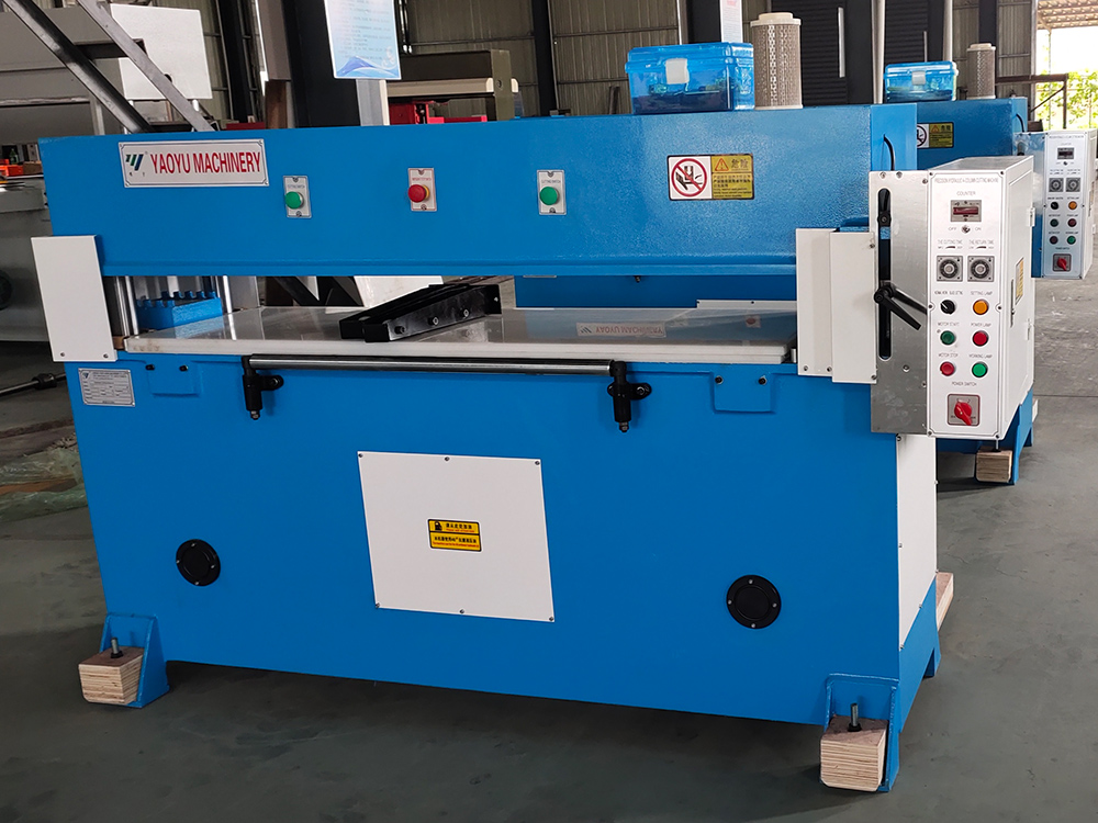 精密四柱裁斷機(jī)